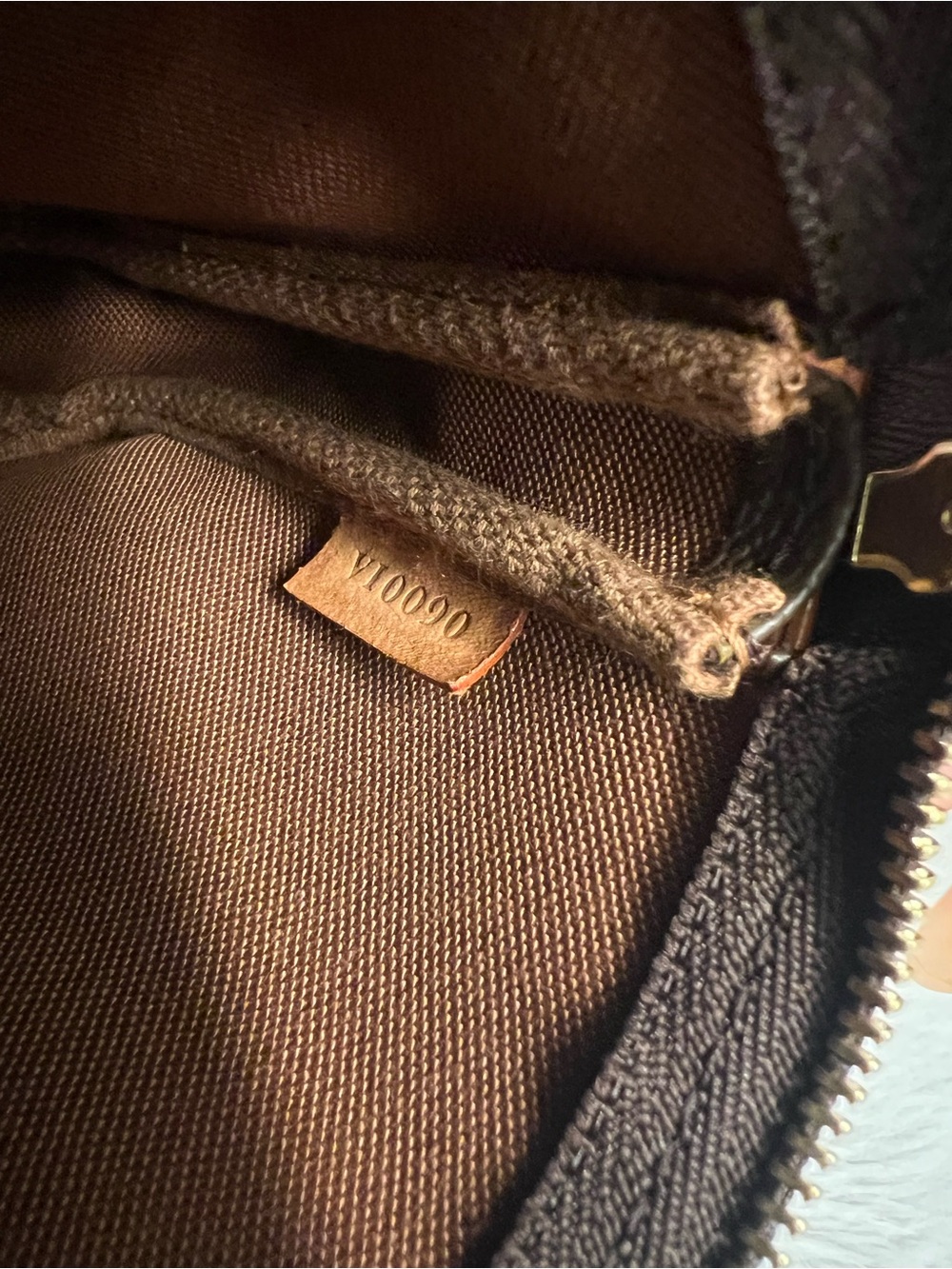 Louis Vuitton Monogram Canvas Pochette - Picture 7 of 9